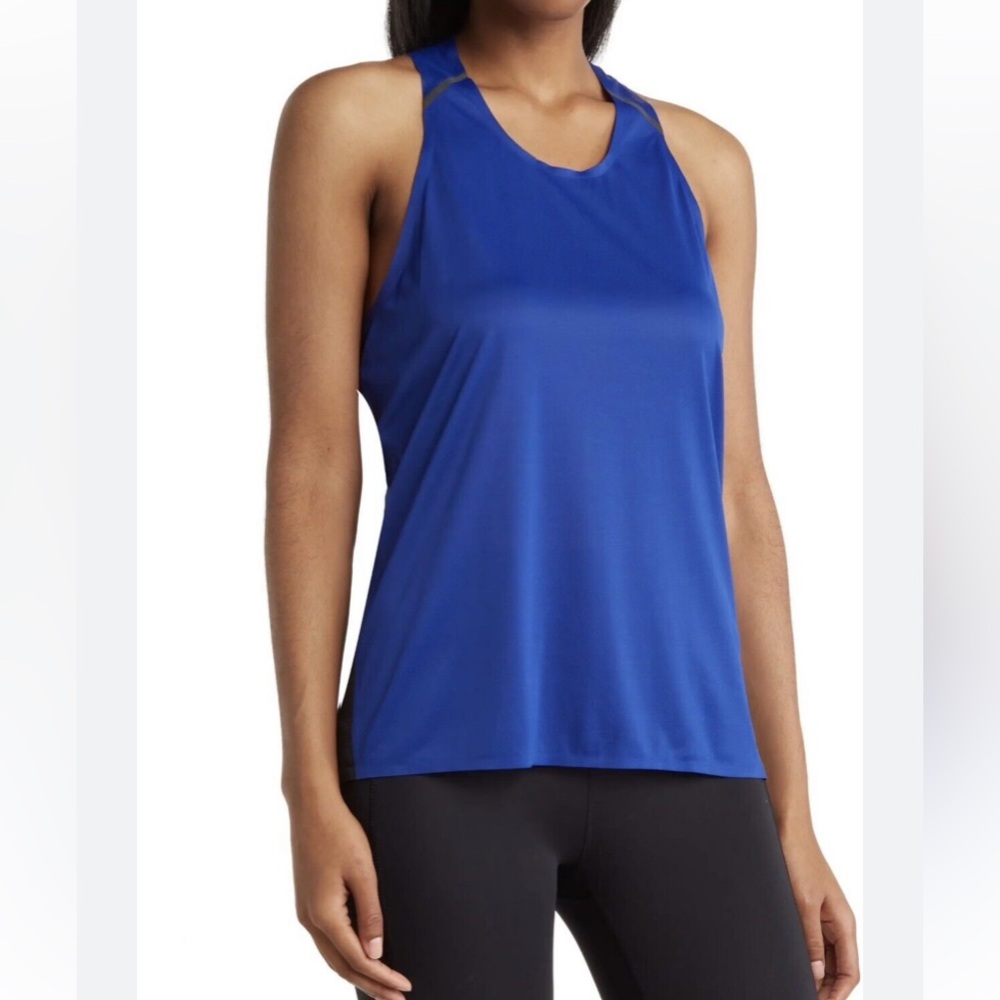 NWT- On Cloud OC on running Woman’s Active Tank Top In Navy Size Medium